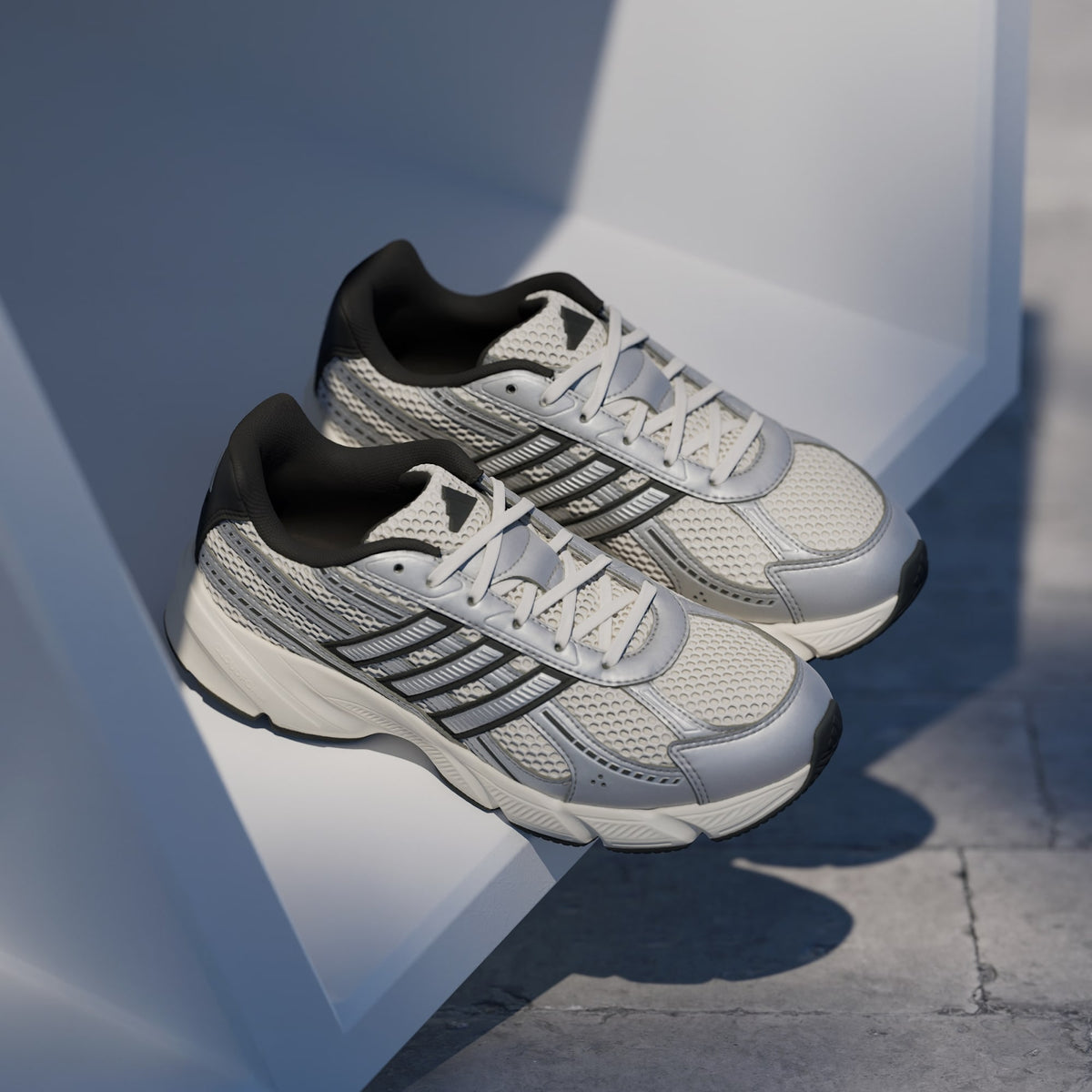 Sneakers Adidas Technochaos 2000 donna bianco